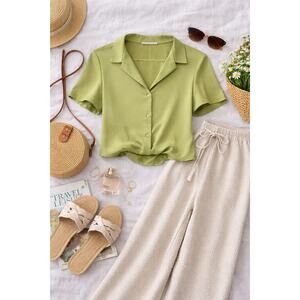 Abercrombie & Fitch Women's Green Satin Short Sleeve Button Front Blouse Size S